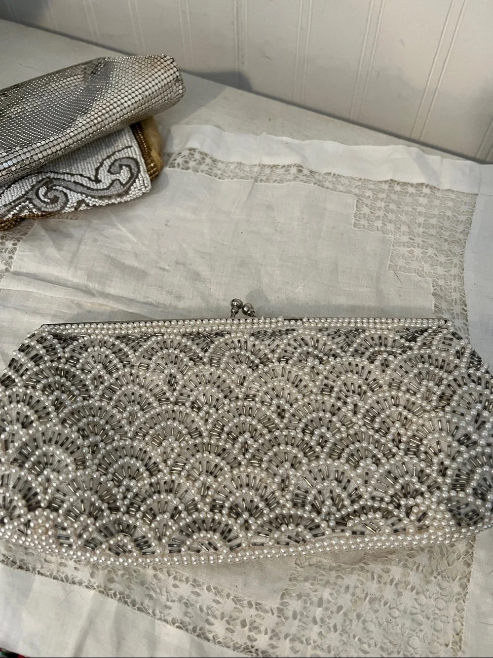 Lot Whiting & Davis mesh and unmarked beaded clutch purses